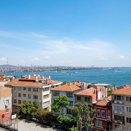 One-bedroom Family In Managed - Bosphorus View In Location Apartment 4*