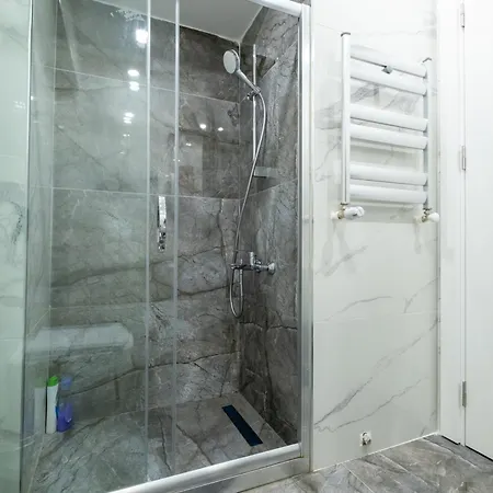 One-bedroom Family In Managed - Bosphorus View In Location