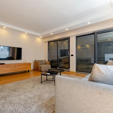 One-bedroom Family In Managed - Bosphorus View In Location Apartman Isztambul