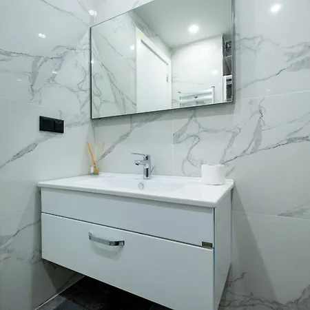 One-bedroom Family In Managed - Bosphorus View In Location Apartman